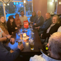 Lebhaft debattierte die Runde am Stammtisch der SPD Füssen