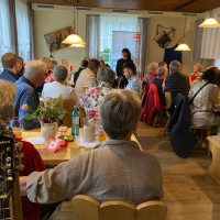 Emily Linckh bei ihrer Rede beim Sommerfest der SPD Füssen